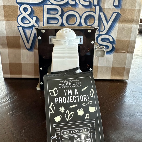 Bath & Body Works Bookstore Wall Decor - Green and Brown - Picture 2 of 3